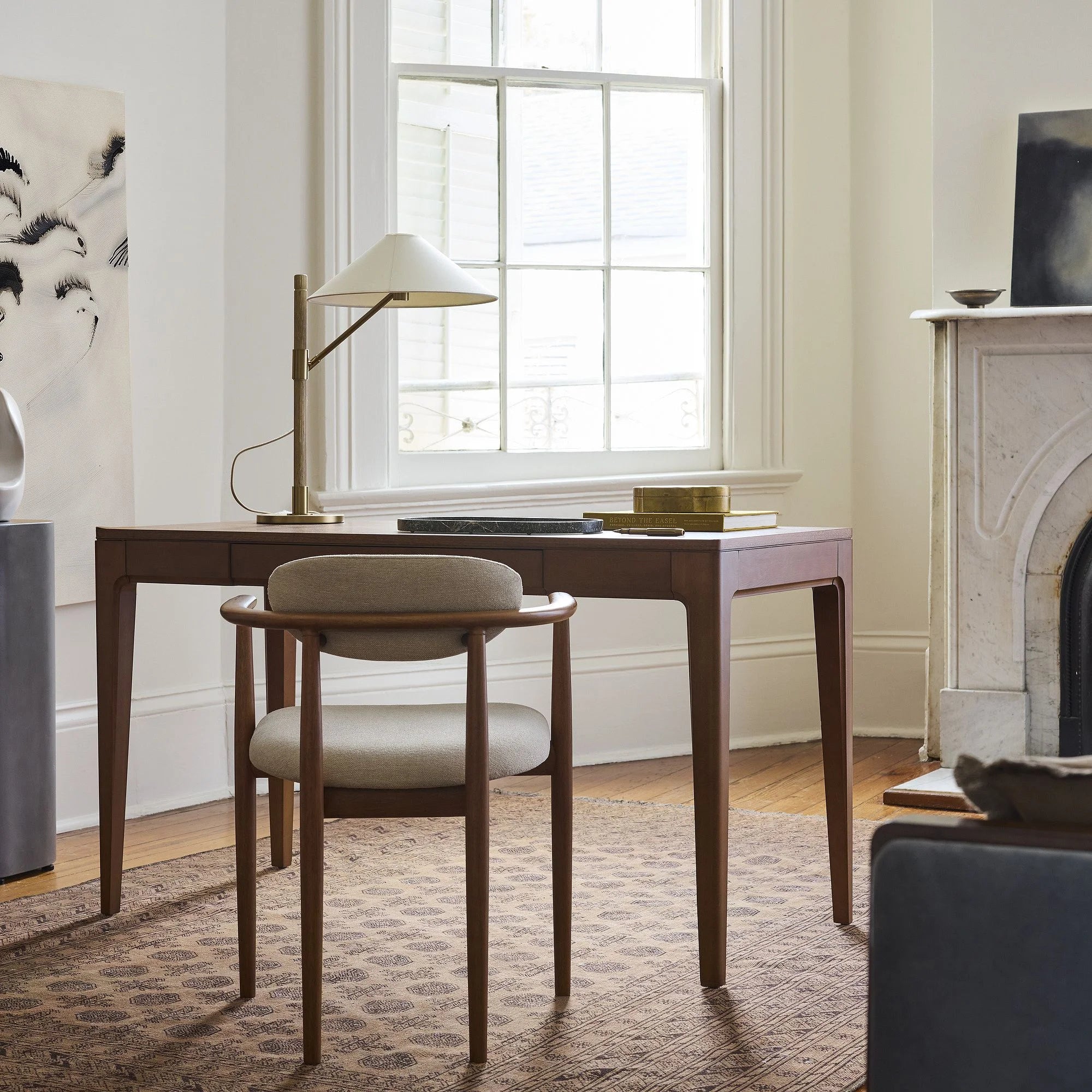 Modern Writing Desk Sleek Design Single Drawer